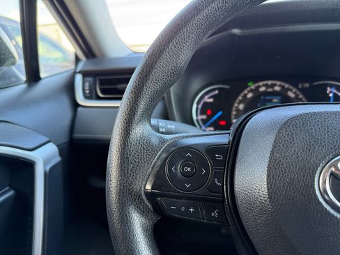 Used 2023 Toyota RAV4 LE image 17
