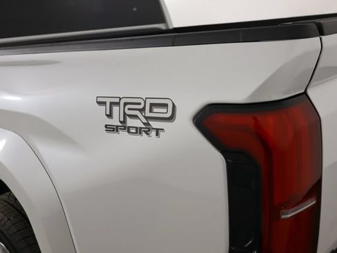 Used 2025 Toyota Tacoma TRD Sport AWD/4WD image 39