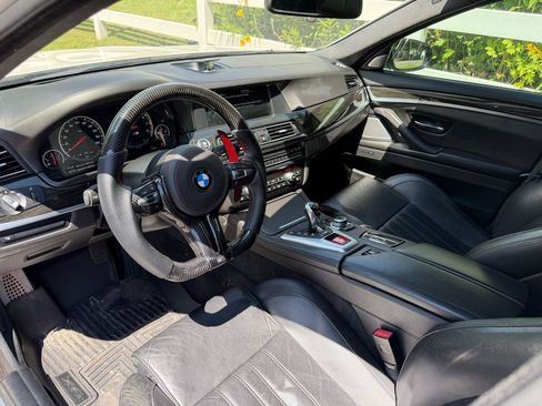 Used 2013 BMW M5 RWD image 40