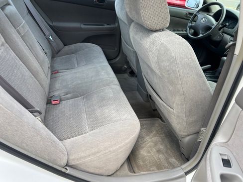 Used 2002 Toyota Camry LE image 10