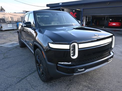 Used 2023 Rivian R1T Adventure image 5