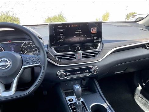 New 2026 Nissan Altima 2.5 SV image 4