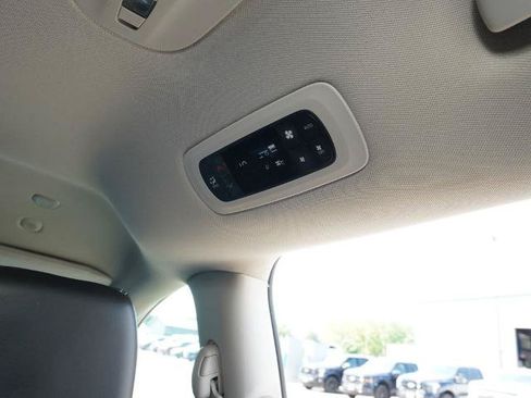 Used 2023 Chrysler Pacifica Touring-L FWD image 22