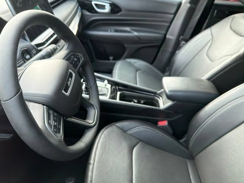 Used 2024 Jeep Compass Limited w/ High Altitude Package AWD/4WD image 4