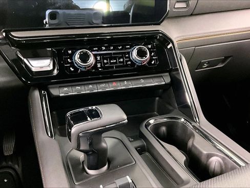 Used 2025 GMC Sierra 1500 AT4 w/ AT4 Premium Package image 10