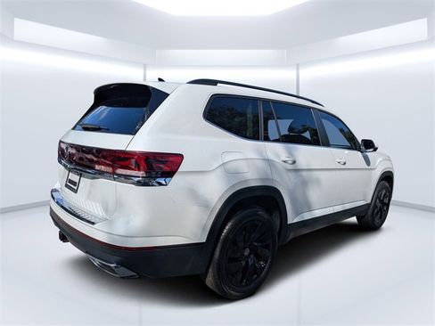 New 2026 Volkswagen Atlas SE image 3