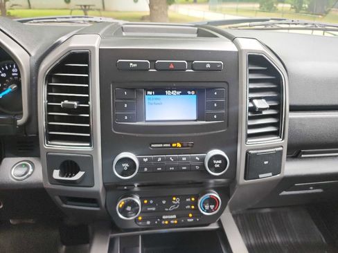 Used 2018 Ford Expedition XLT image 26