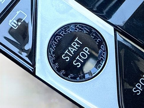 New 2026 BMW X5 xDrive50e w/ Executive Package image 38