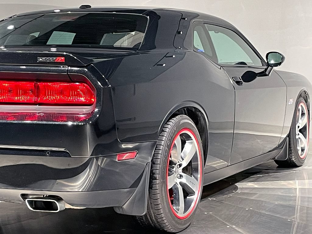 Used 2013 Dodge Challenger SRT8 w/ Harman Kardon Audio Group RWD image 28