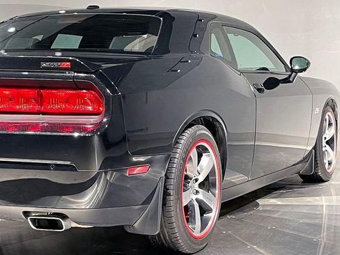 Used 2013 Dodge Challenger SRT8 w/ Harman Kardon Audio Group RWD image 28