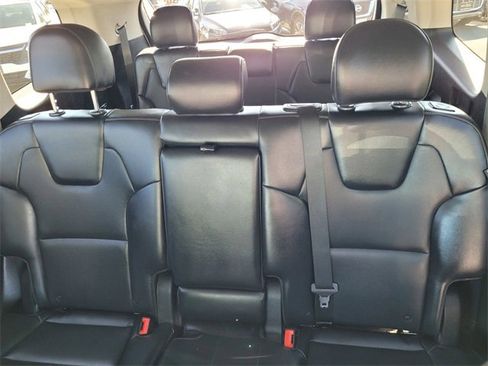 Used 2024 Kia Telluride LX image 9