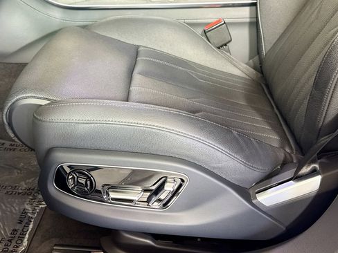 Used 2022 Audi A8 L 3.0T w/ Executive Package image 18