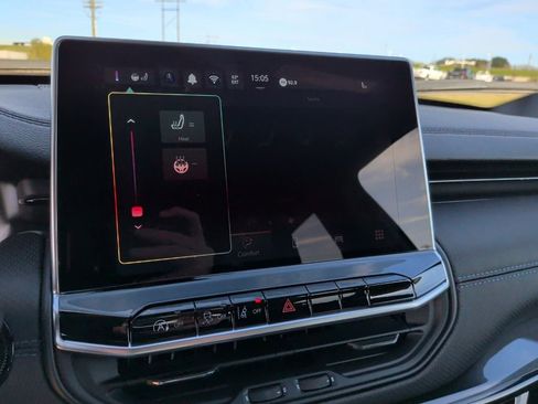 New 2026 Jeep Compass Latitude image 24