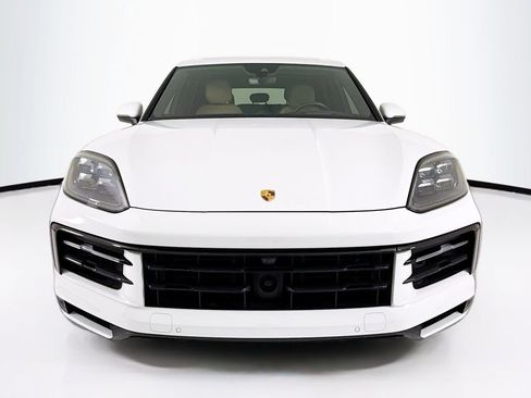 Certified 2024 Porsche Cayenne S AWD/4WD image 10