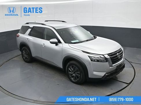 Used 2023 Nissan Pathfinder SV image 48