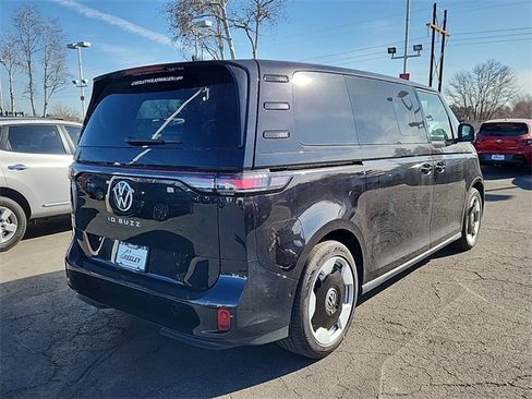 New 2025 Volkswagen ID. Buzz Pro S image 3