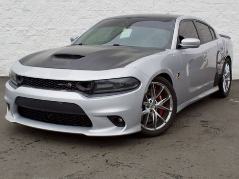 Used 2019 Dodge Charger Scat Pack w/ Dynamics Package RWD image 3