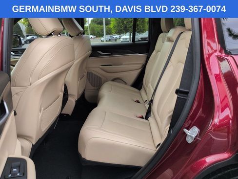 Used 2023 Jeep Grand Cherokee Limited w/ Black Appearance Package AWD/4WD image 16