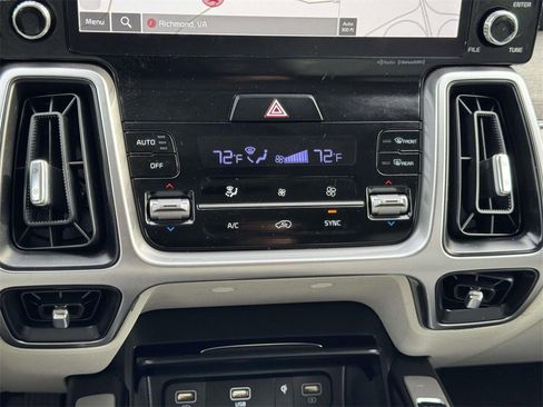 Used 2023 Kia Sorento EX w/ Panoramic Sunroof Package image 5