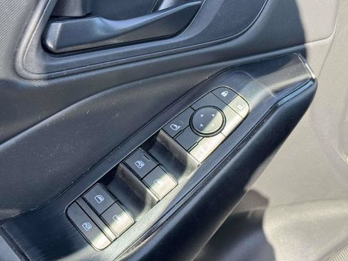 Used 2024 Nissan Rogue S FWD image 27