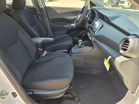 New 2025 Nissan Kicks Play S image 19
