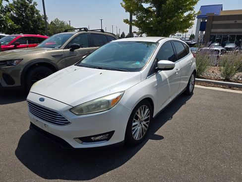Used 2015 Ford Focus Titanium FWD image 12