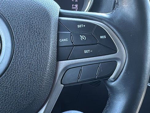 Used 2018 Jeep Grand Cherokee Limited RWD image 23
