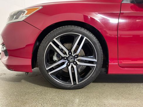 Used 2017 Honda Accord Sport image 11