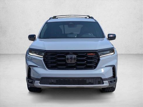 Used 2024 Honda Pilot TrailSport image 2