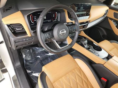 Certified 2023 Nissan Rogue Platinum w/ Platinum Premium Package FWD image 11