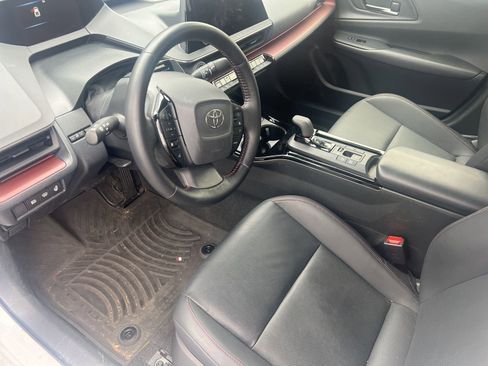 Used 2023 Toyota Prius Prime image 6