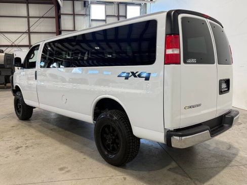 Used 2018 Chevrolet Express 3500 LT w/ LT Preferred Equipment Group image 10
