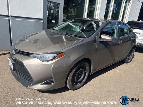 Used 2017 Toyota Corolla LE FWD image 1