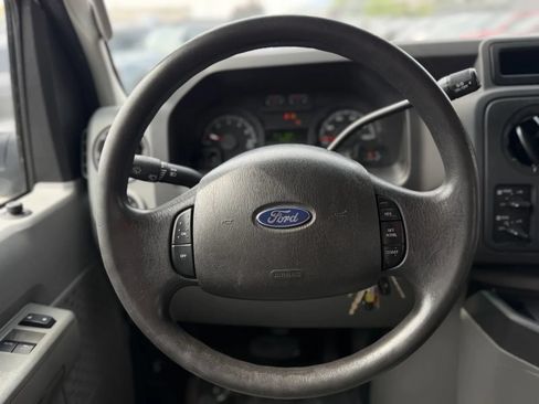 Used 2009 Ford E-350 and Econoline 350 XLT RWD image 19