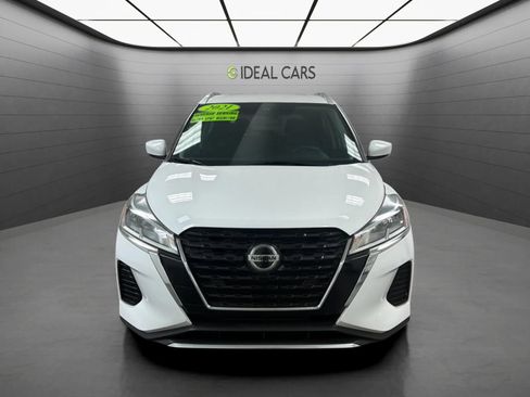 Used 2021 Nissan Kicks SV FWD image 2