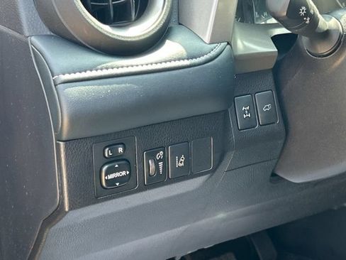 Used 2018 Toyota RAV4 XLE AWD/4WD image 33