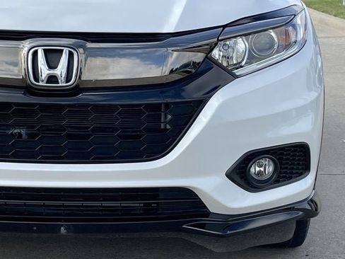 Used 2019 Honda HR-V Sport image 8