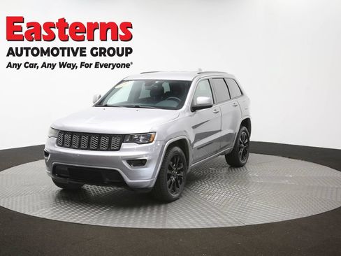 Used 2017 Jeep Grand Cherokee Altitude AWD/4WD image 54