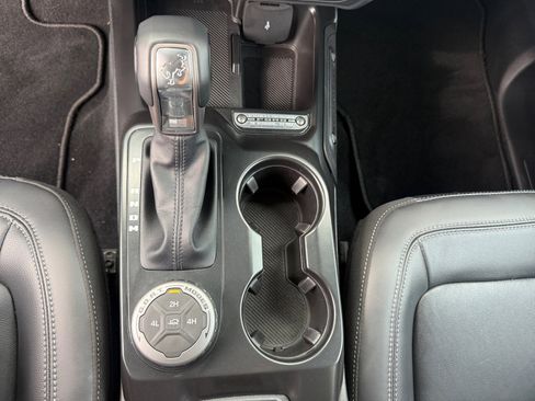 Used 2025 Ford Bronco Outer Banks image 26