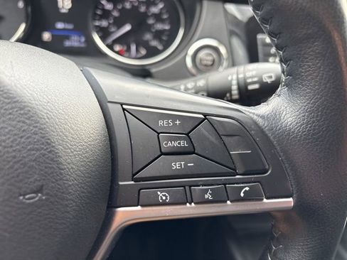 Used 2022 Nissan Rogue Sport SV image 18