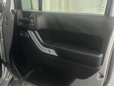 Used 2013 Jeep Wrangler Sahara w/ Dual Top Group image 28