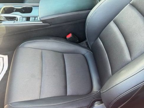 Used 2022 Honda Accord Sport image 9