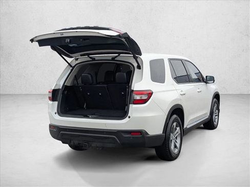 Used 2023 Honda Pilot EX-L image 5