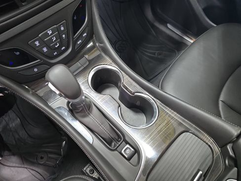 Used 2020 Buick Envision Essence FWD image 27