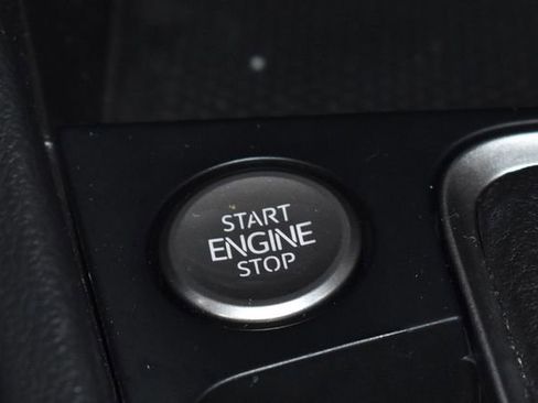 Used 2024 Volkswagen Jetta SE image 23