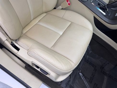 Used 2019 Lincoln MKT AWD image 50