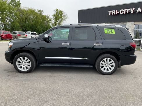 Used 2018 Toyota Sequoia Platinum AWD/4WD image 3