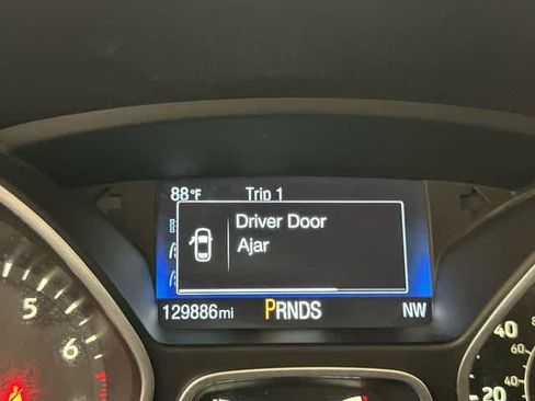 Used 2016 Ford Focus SE w/ Equipment Group 201A FWD image 16