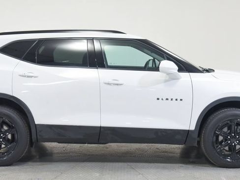 Used 2024 Chevrolet Blazer LT w/ Convenience Package AWD/4WD image 9