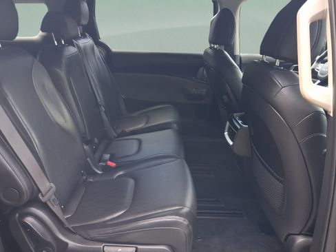 Used 2025 Kia Carnival FWD image 26